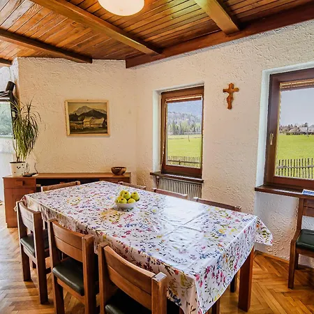 Kopriva Сasa de vacaciones Gozd Martuljek
